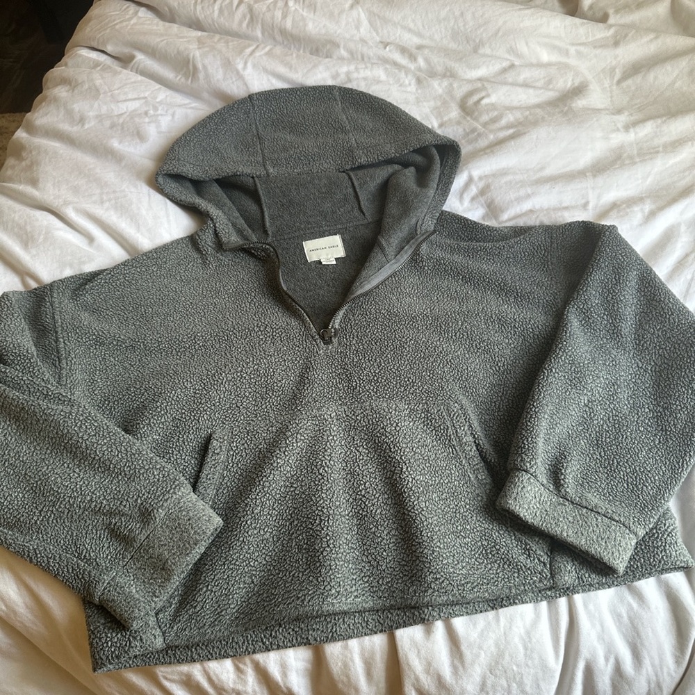 super soft grey AE hoodie half zip! cropped & oversized! #americaneagle